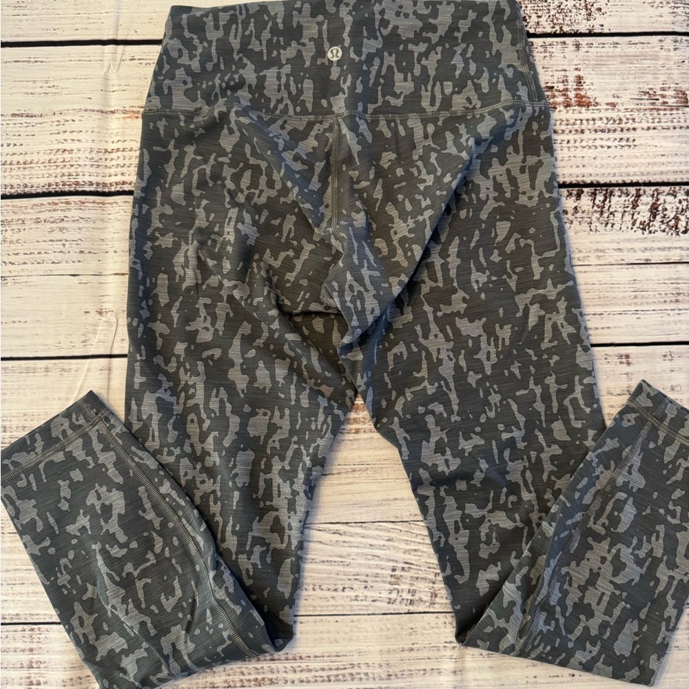 Lululemon Wonder Train Gray Patterned Leggings - image 2